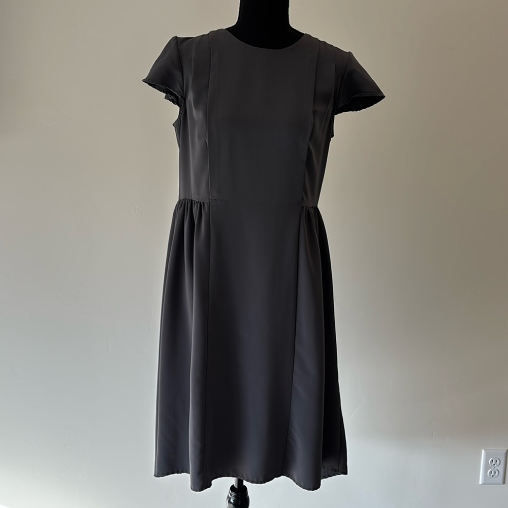 Vera Wang Gray Flutter Sleeve Sheath Dress